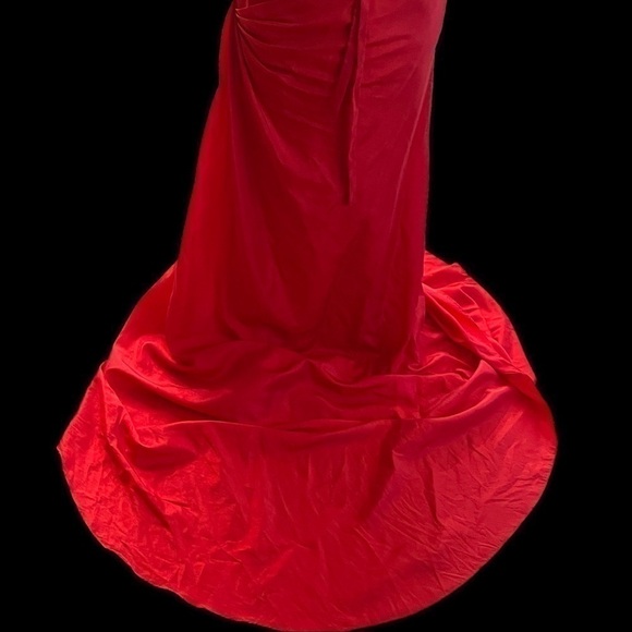 ELEGANT SZ 4 custom made Red strapless evening gown - Picture 7 of 15